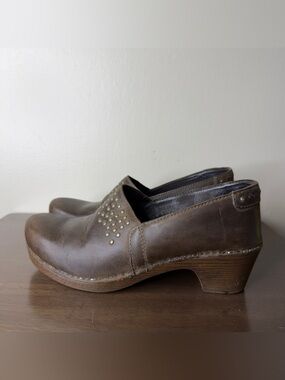 Dansko Brown Leather Mavis Studded Clogs 39 (9)